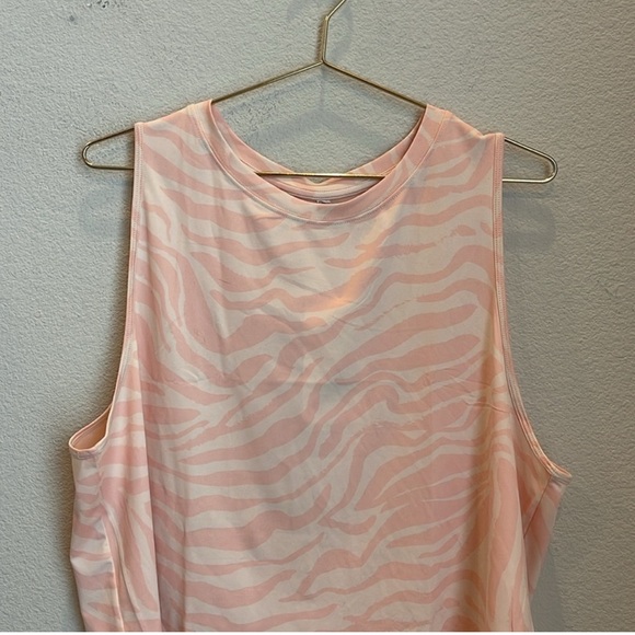 NWT Fabletics Blake Dry-Flex Muscle Tank Size X-Large - Picture 5 of 10